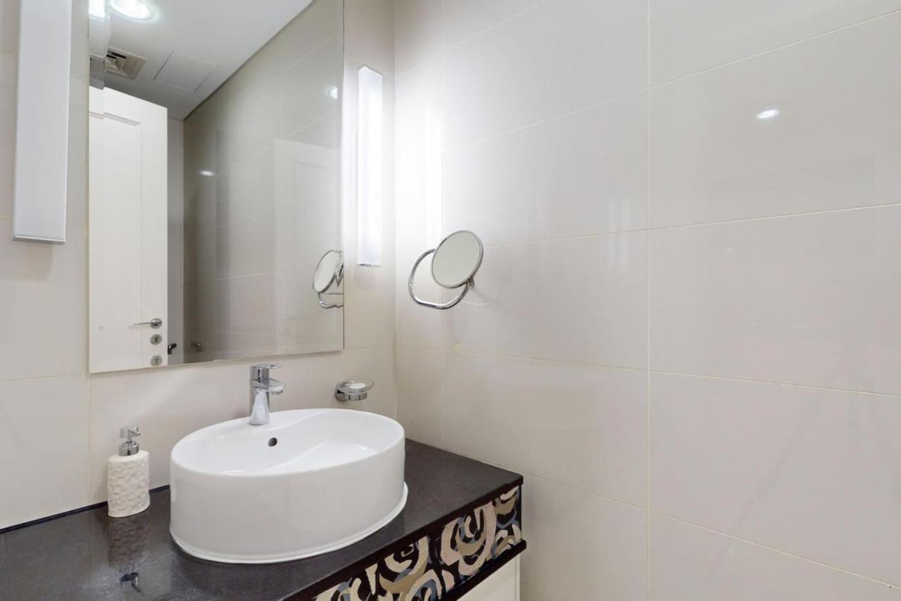The Signature - Elegant One Bedroom Apartment *